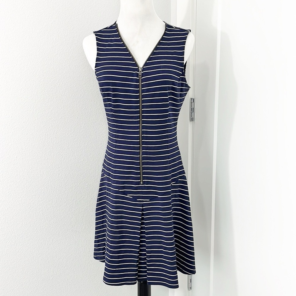 Theory Size 6 Navy Blue, White Stripe Zipper Sleeveless Pleated Skirt Dress